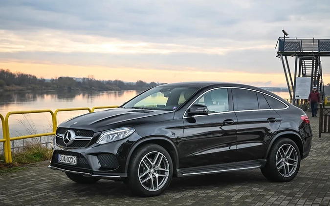 Mercedes-Benz GLE cena 189000 przebieg: 168000, rok produkcji 2016 z Tczew małe 277